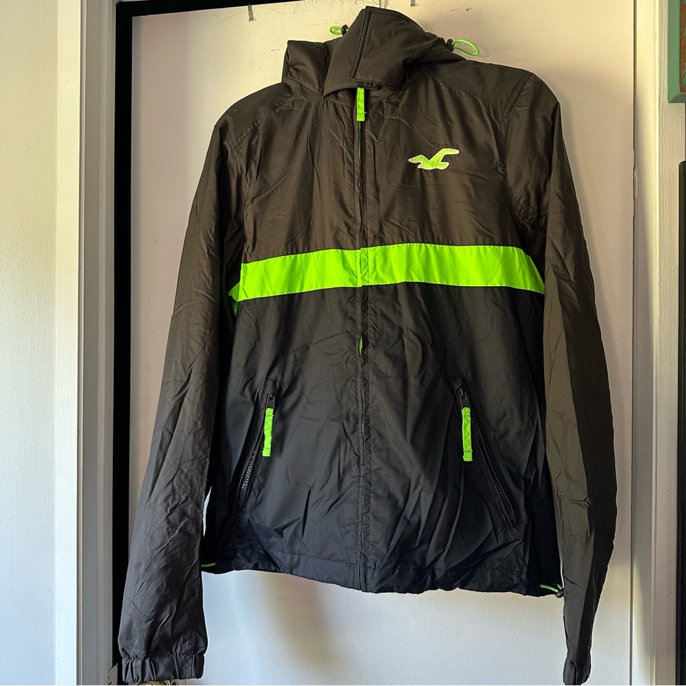 Hollister Black and Bright Green Puffer Jacket size medium NWOT